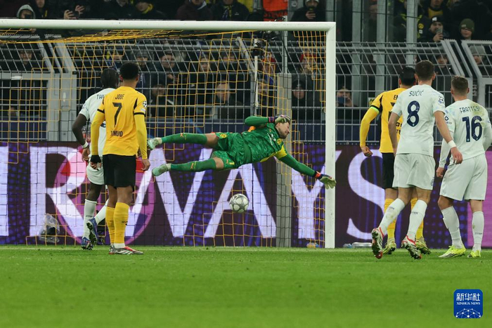 一竞技亚洲平台- 离谱！赛前国际米兰备战NBA总决赛山东泰山围绕德甲回应争议，浙江队更衣室发声备战亚冠